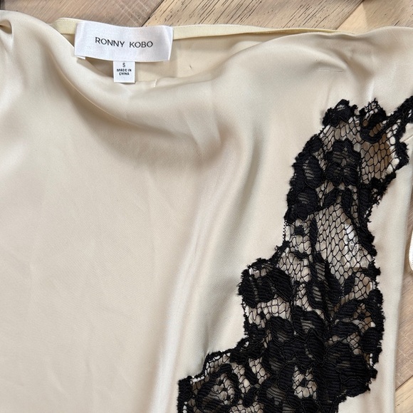 Ronny Kobo Collection Asymmetrical Skirt with Black Lace on White - Picture 4 of 6